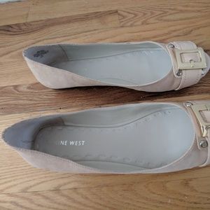 **RARE** Nine west flats size 9M natural/beige